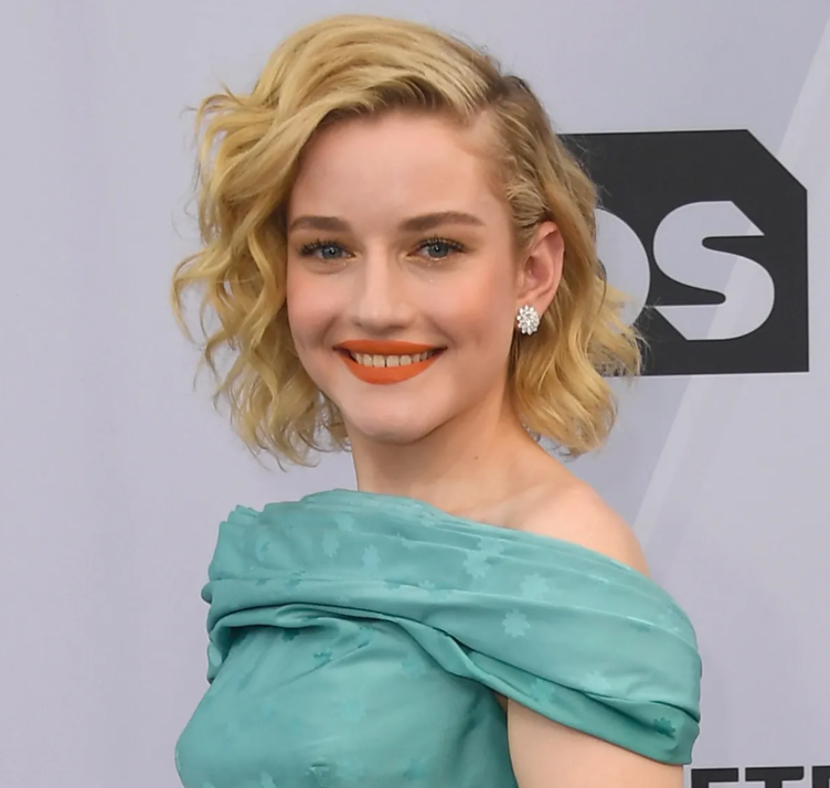 Julia Garner Net Worth